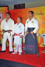 Akshay Kumar honoured with a Katana and a sixth degree Black Belt in Kuyukai Gojuryu Karate in Novotel on 12th Oct 2009 (29).JPG